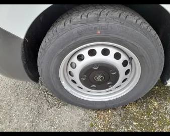 Car image 22