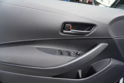 Car image 23