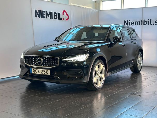 Volvo V60 Cross Country B4 Diesel AWD Momentum 146 kW image number 22