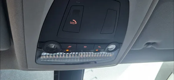 Car image 29
