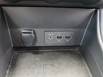 Car image 26