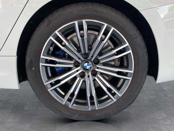 BMW 340i xDrive Touring 275 kW image number 11