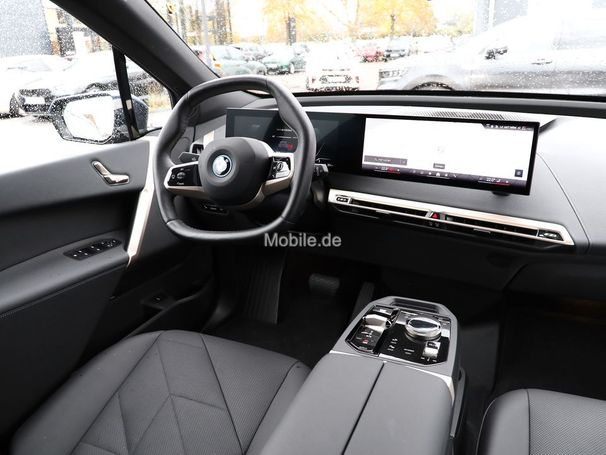 BMW iX xDrive40 240 kW image number 3