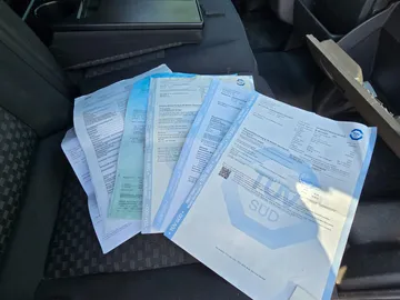 Car image 40