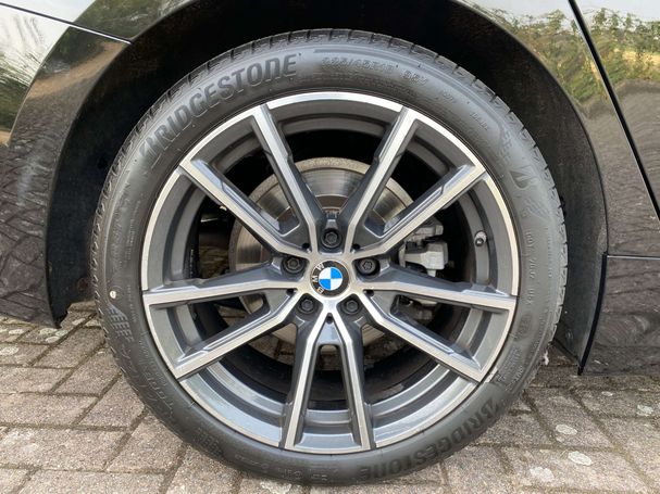 BMW 320i 135 kW image number 34