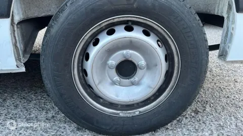 Car image 20
