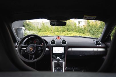 Car image 25