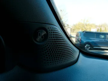 Car image 36