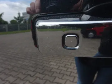 Car image 35