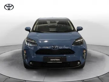 Car image 2