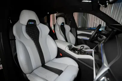 Car image 36
