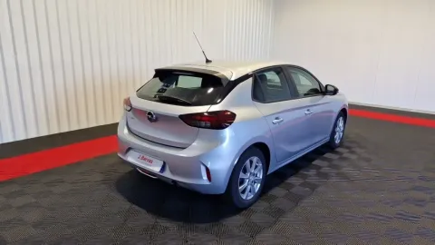 Car image 3