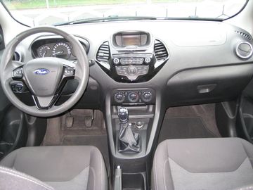 Car image 16