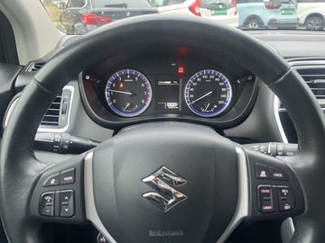 Car image 11