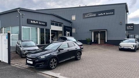 Car image 25