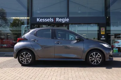 Car image 4