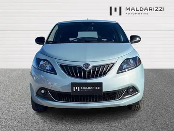 Car image 2