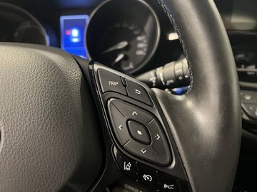 Car image 12