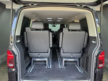 Car image 28