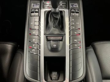 Car image 36