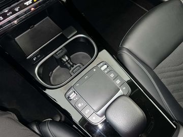 Car image 30