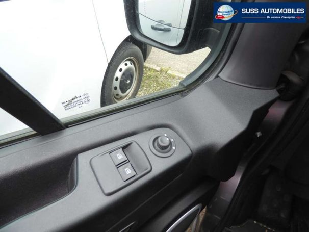 Renault Trafic Combi Energy dCi 145 Life 107 kW image number 17