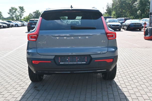 Volvo XC40 B4 R Design 145 kW image number 2