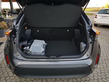 Car image 13