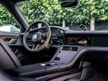 Car image 45