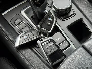 Car image 50