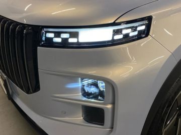 Car image 30