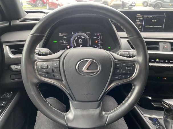 Lexus UX 250h 135 kW image number 16