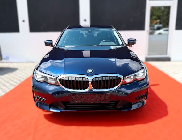 BMW 330d xDrive 195 kW image number 3