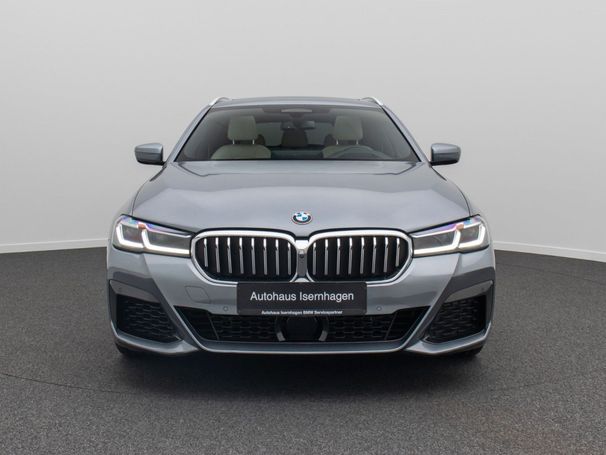 BMW 540i Touring M xDrive 245 kW image number 3