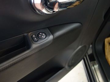 Car image 37