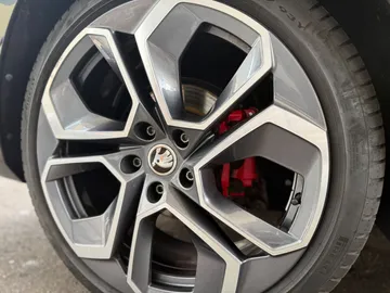 Car image 37
