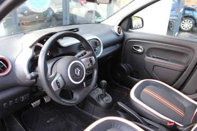 Car image 13