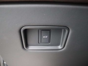 Car image 33