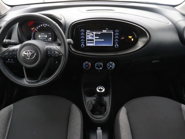 Toyota Aygo X 1.0 VVT-i 53 kW image number 4