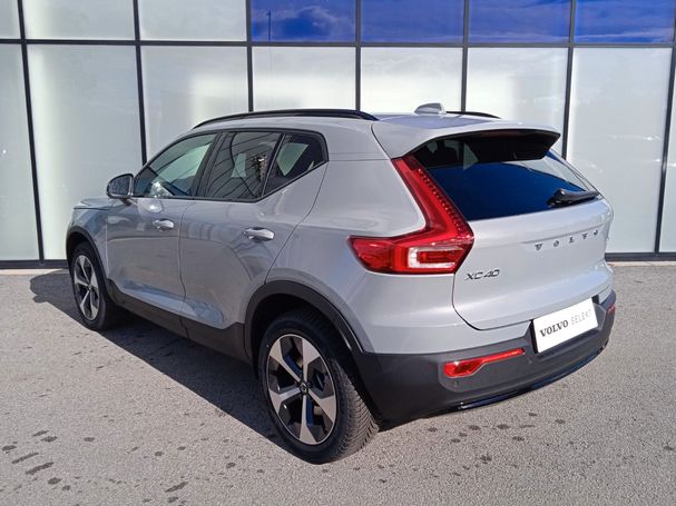 Volvo XC40 Plus Dark 145 kW image number 4