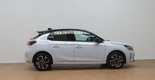 Car image 4