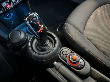 Car image 37