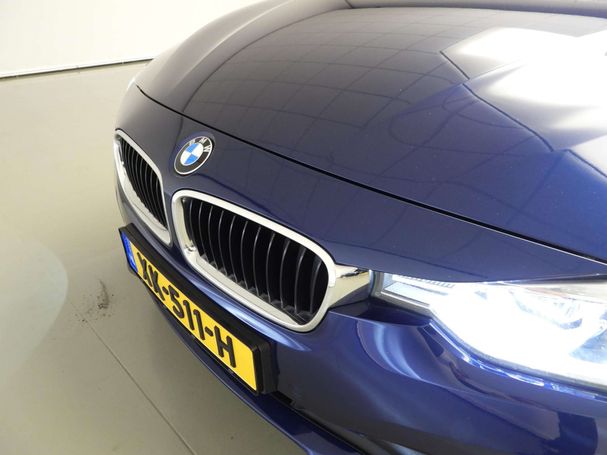 BMW 320d Touring 121 kW image number 36