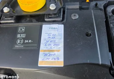 Car image 35