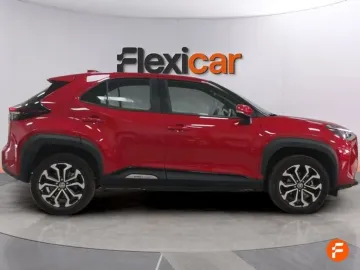 Car image 3