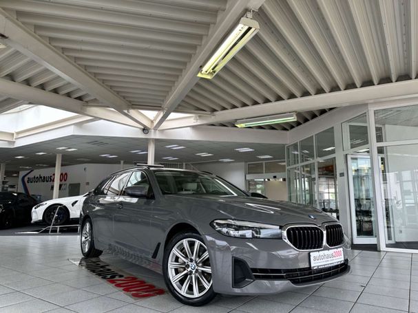 BMW 540i Touring xDrive 245 kW image number 2