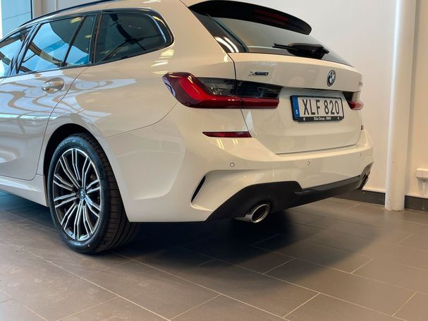 BMW 330e Touring M Sport xDrive 216 kW image number 3