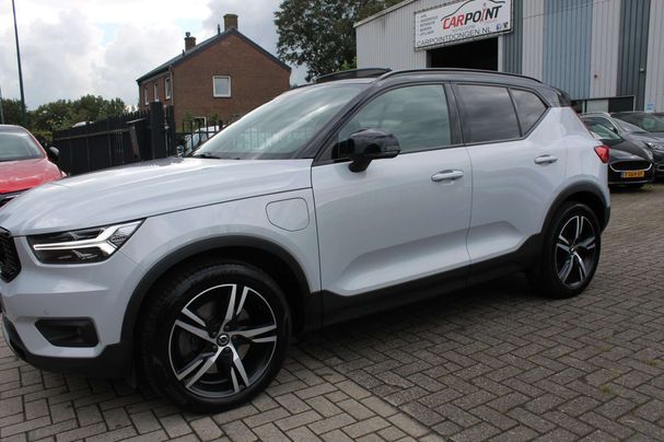 Volvo XC40 Recharge R T4 Design 155 kW image number 6