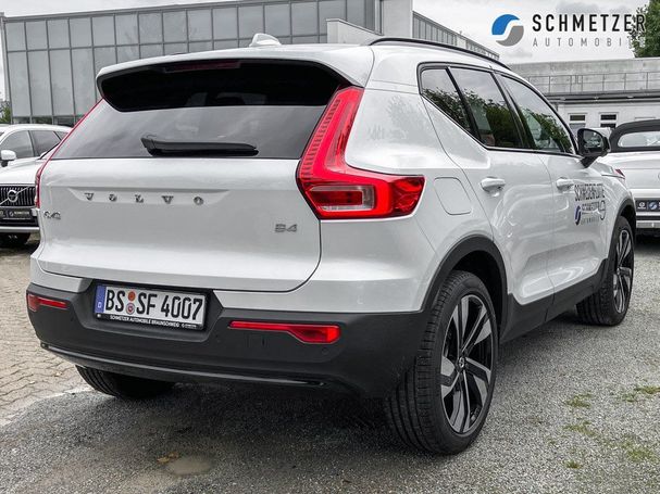 Volvo XC40 Ultra Dark B4 145 kW image number 2