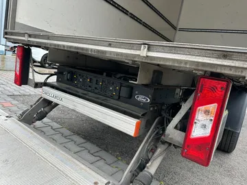 Car image 37